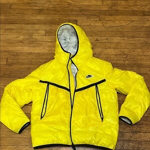 Nike Sportswear Synthetic filled Yellow puffer windbreaker jackets